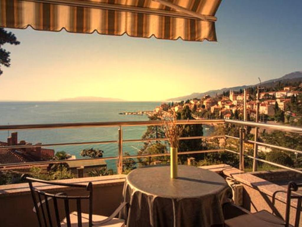 Apartments Villa Dinka Opatija Eksteriør billede